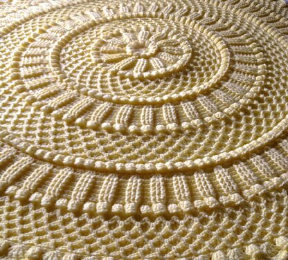 Lille Matelassé Circular Baby Afghan