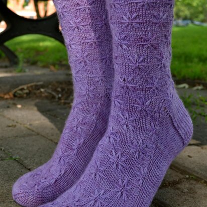 Lilac Socks - knitting pattern