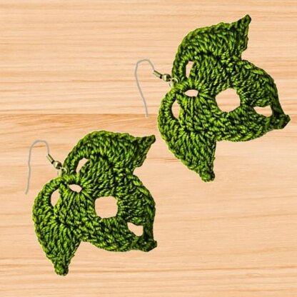 Crochet leaf earrings 2