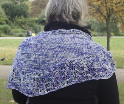 Waves on Slate shawlette