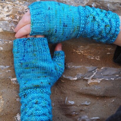 Fresta Fingerless Mitts