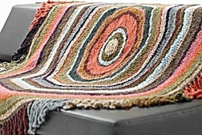 Knitted Circle Throw in Lion Brand Homespun - 40222