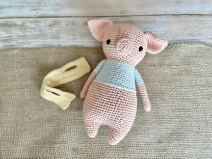 Truffles the Pig Amigurumi