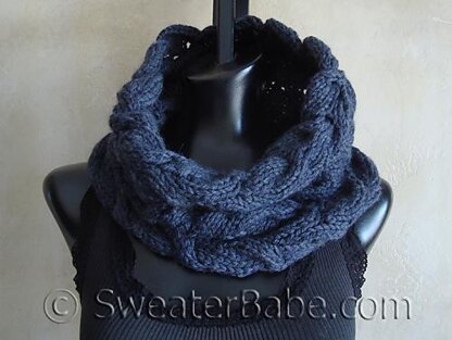 #103 Luscious Cabled Cowl