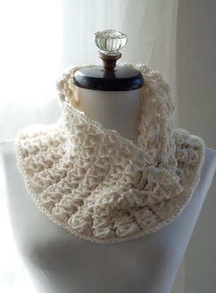 Pavo Knit Cowl