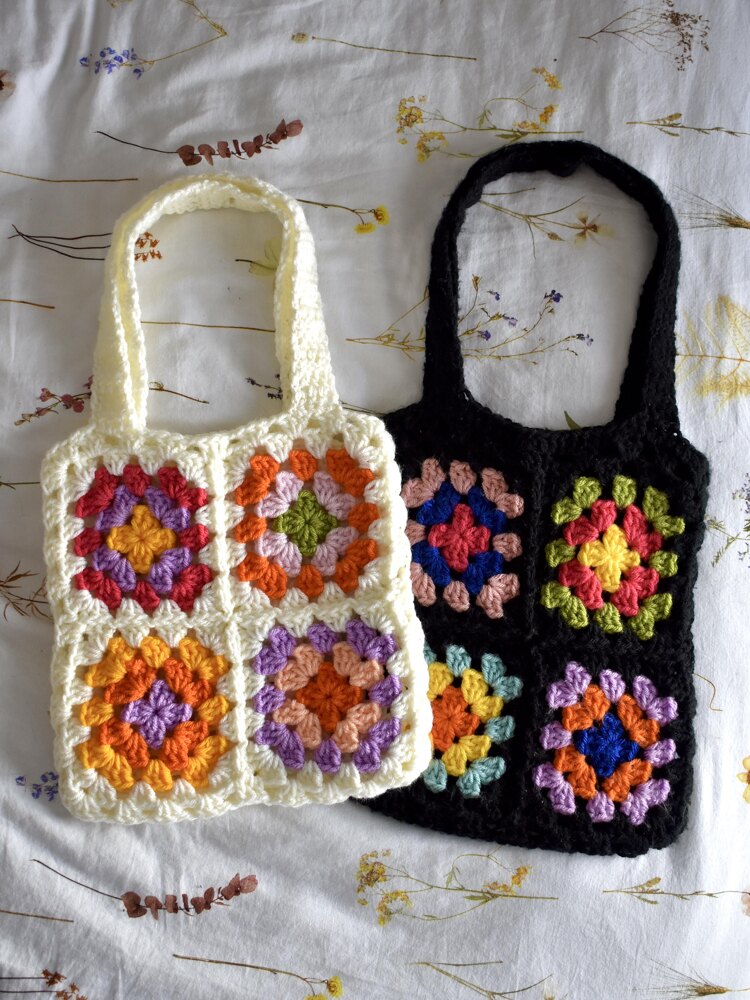 Granny squares tote bag Crochet pattern by Realm Designs
