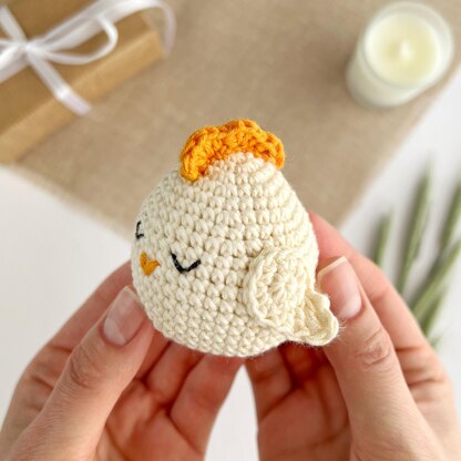 Crochet chick pattern keychain Amigurumi chicken keyring Bag charm Car mirror hanging decor Mini toy