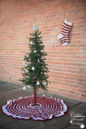 Loop the Loop Christmas Tree Skirt