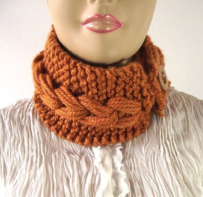 Dinora Cowl