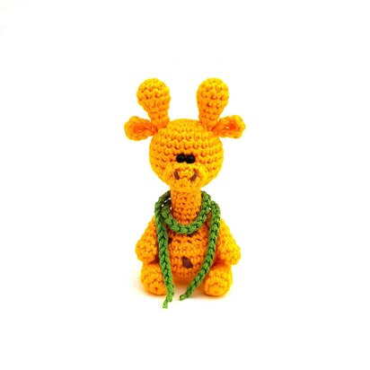 Crochet miniatue Giraffe pattern. Amigurumi Giraffe pattern.