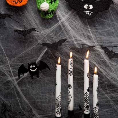 Halloween Party Banner in Red Heart Super Saver Economy Solids - LW3263
