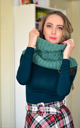 Granite cable knit cowl scarf