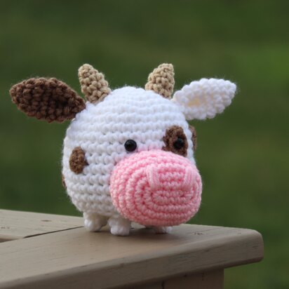 Mini Cow Amigurumi Pattern