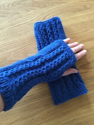 Fingerless mittens