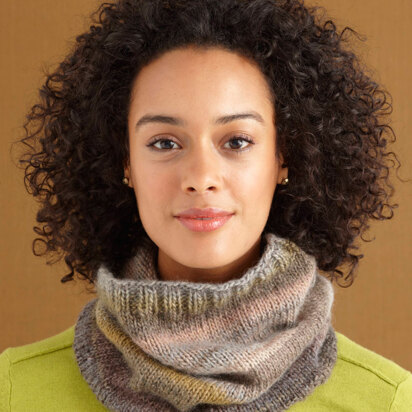 Two Stitch Cowl in Lion Brand Amazing - L0731
