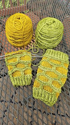 Bee Luxe Gloves