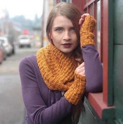 Corky Avenue Tweed Cowl