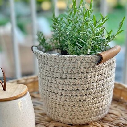 Willow Pond Planter Basket