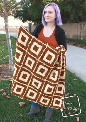 Concentric Squares Throw Blanket