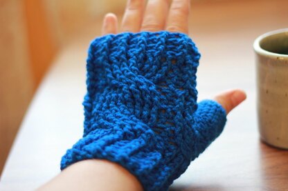 Lynne Marie Fingerless Mitts