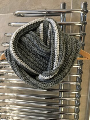 Hideaway cowl