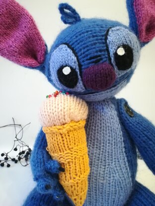 Toy knitting patterns - Knit an adorable blue toy based on Lilu and Stitch