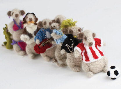 Knitted Meerkats