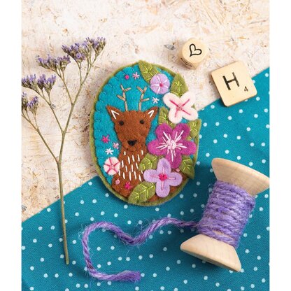 Hawthorn Handmade Deer Brooch Felt Craft Kit