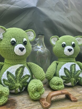Mary Jane Leaf Stash Jar Bear