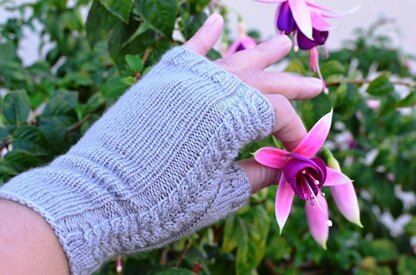 Cables Fingerless Mitts