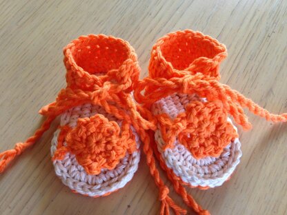 Flower Tie Sandals 12-026