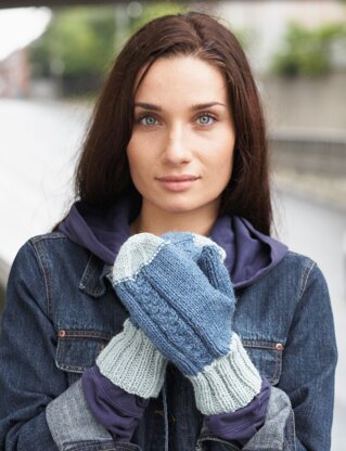 Off-Set Cable Mittens in Patons Classic Wool Worsted