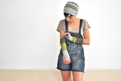 Green Memories Hat & Armwarmers Set