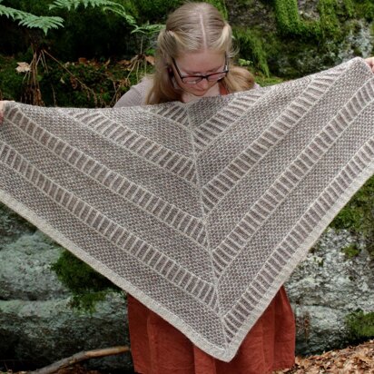 Alternating Rhythm Shawl