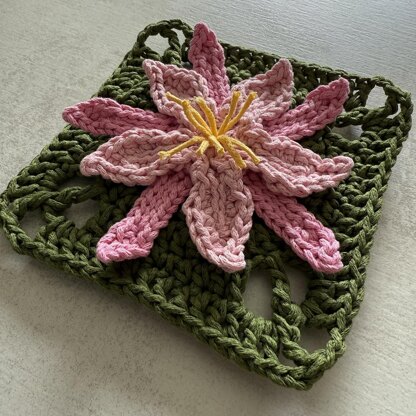 Grewia Flower Granny Square
