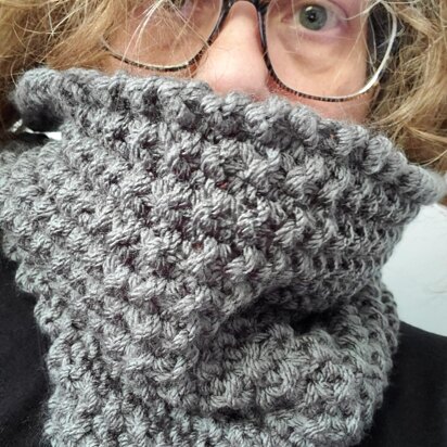 The Petite Stones Cowl