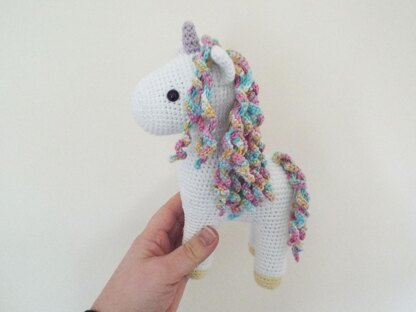 Amethyst the Unicorn Amigurumi