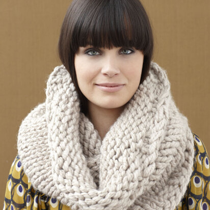 Dobbs Ferry Cowl in Lion Brand Wool-Ease Thick & Quick - 90574AD