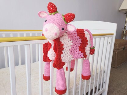 3in1 Strawberry Cow Baby Blanket Cow AmiBlanket