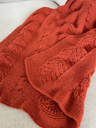 Reversible Cable and Lace Baby Blanket BJ87