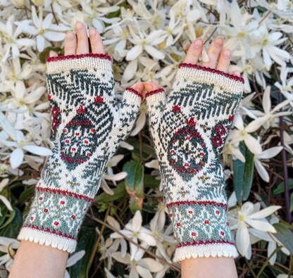 Merry Christmas Tree Mitts