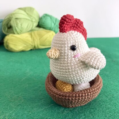 Olive the Chicken amigurumi crochet pattern