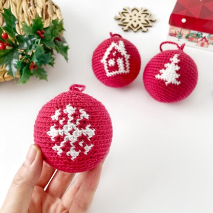 Christmas bauble crochet pattern amigurumi Christmas tree ornament