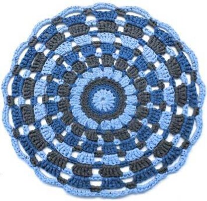 Mandala Teppich aus Hoooked RibbonXL