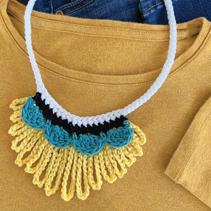 Loopy Worsted Necklace