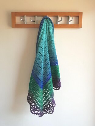 The Peafowl Feathers Shawl