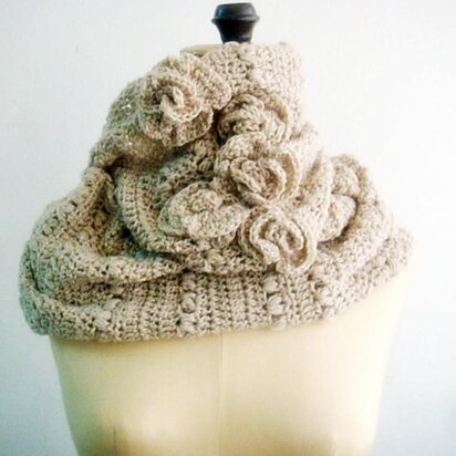 Rustic Crochet Cowl with Roses