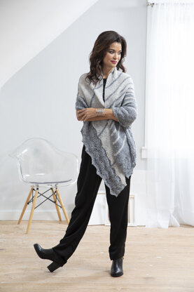 Women's Shawl Fouetté in Universal Yarn Odette -  Downloadable PDF