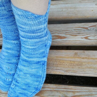 Cheeky Shy Socks - knitting pattern