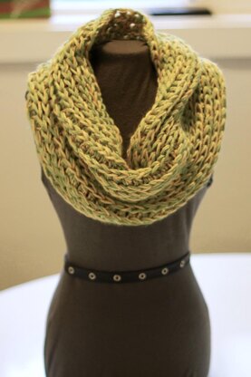 2-Tone Knit-Look Infinity Scarf (3 Ways)